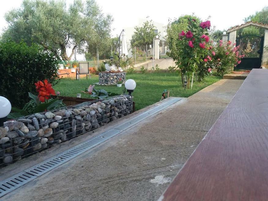Apartamento Dora's Garden Alejandrópolis Exterior foto
